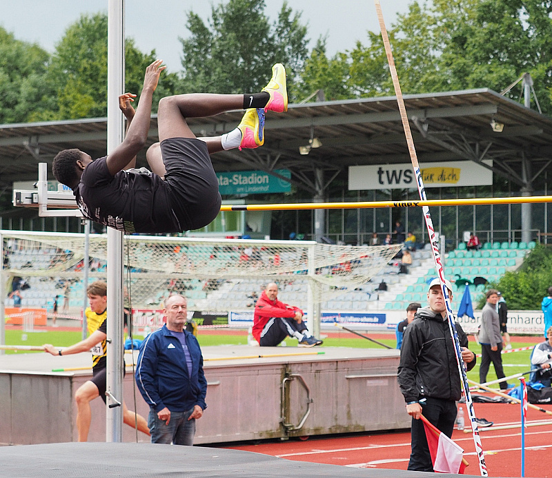 Clesio Stabhoch Kopie P8033811