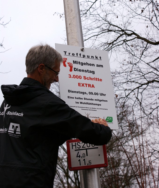 Einweihung_Treff_Schild110110_3