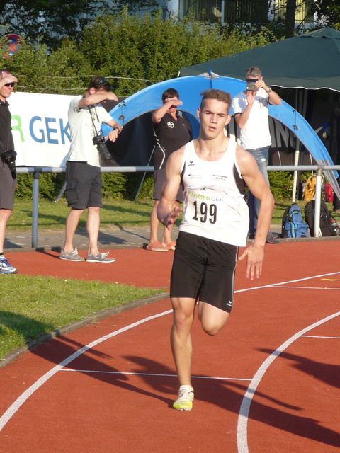 NiklasE-400m.JPG