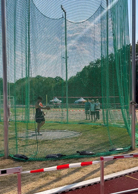 9F525F64-AA39-4C19-A41A-7D5A55AC5A0A_1_105_c