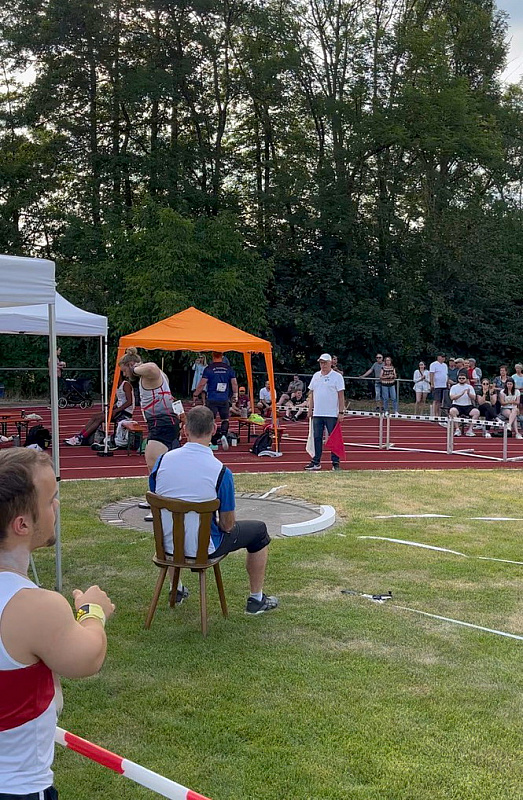 AC90C040-1BE9-4B55-8A8F-282DE50028D5_1_105_c