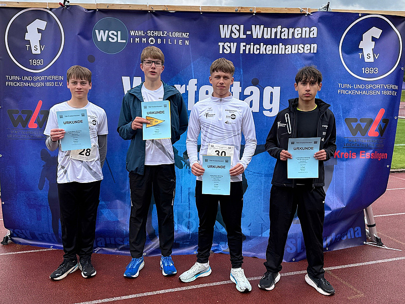 Siegerehrung-Speerwurf mit dreifachem LGSZ-Triumph
